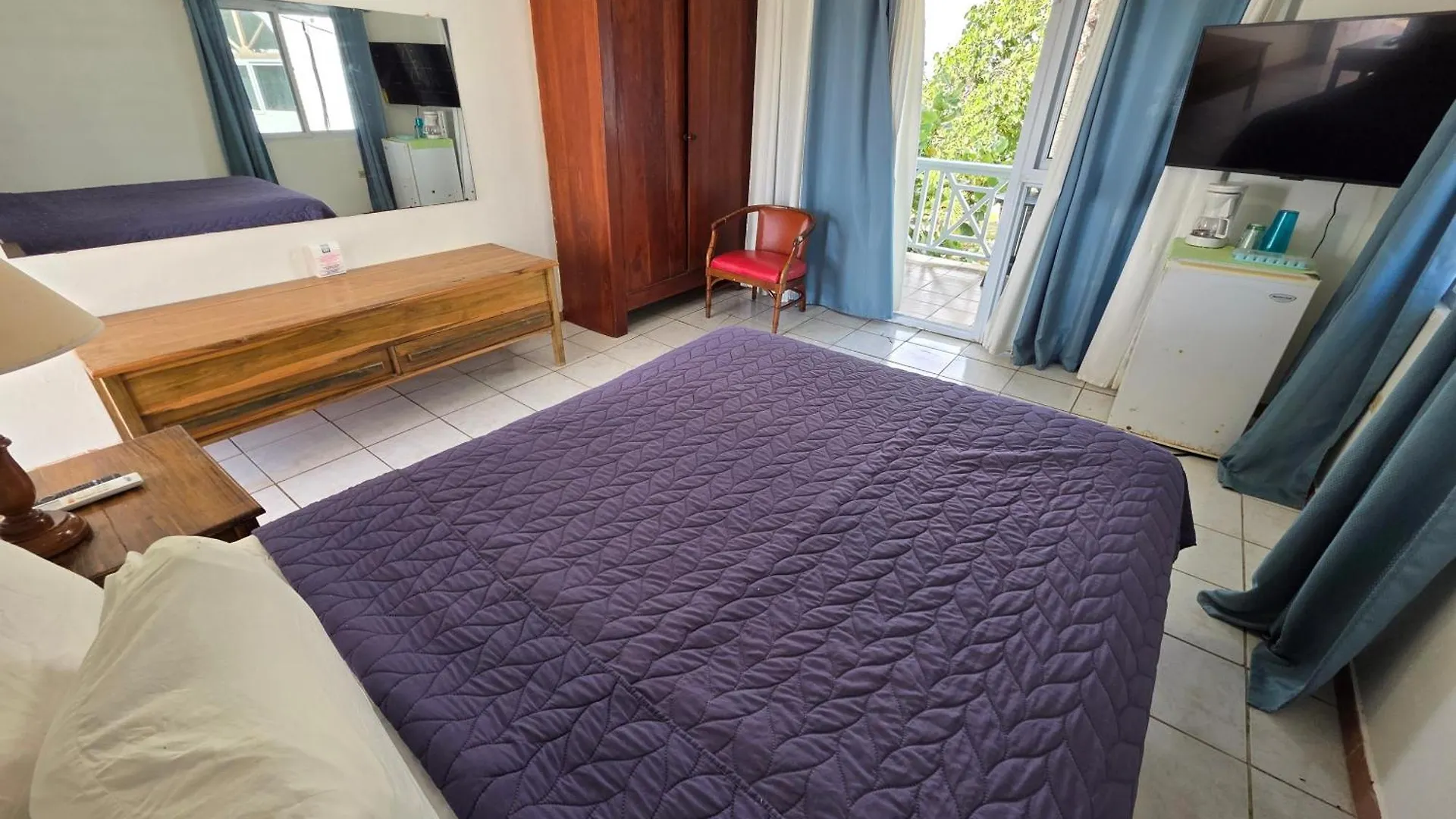 Home Sweet Home Resort Негрил Отель