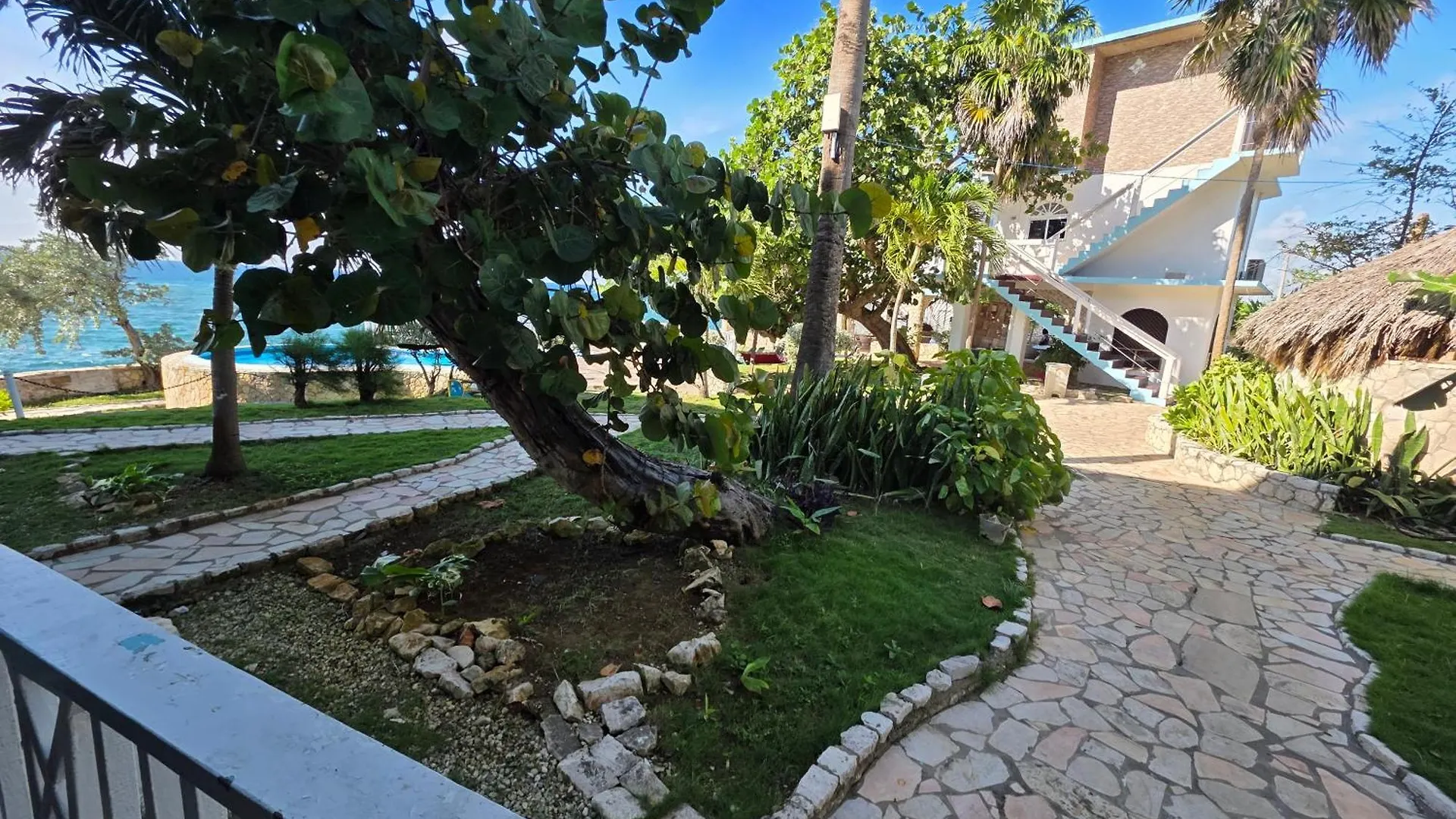 *** Отель Home Sweet Home Resort Негрил Ямайка