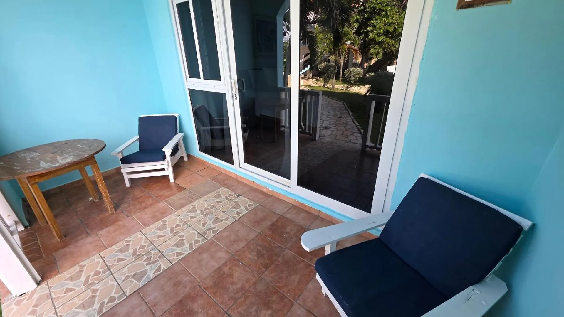 Отель Home Sweet Home Resort Негрил